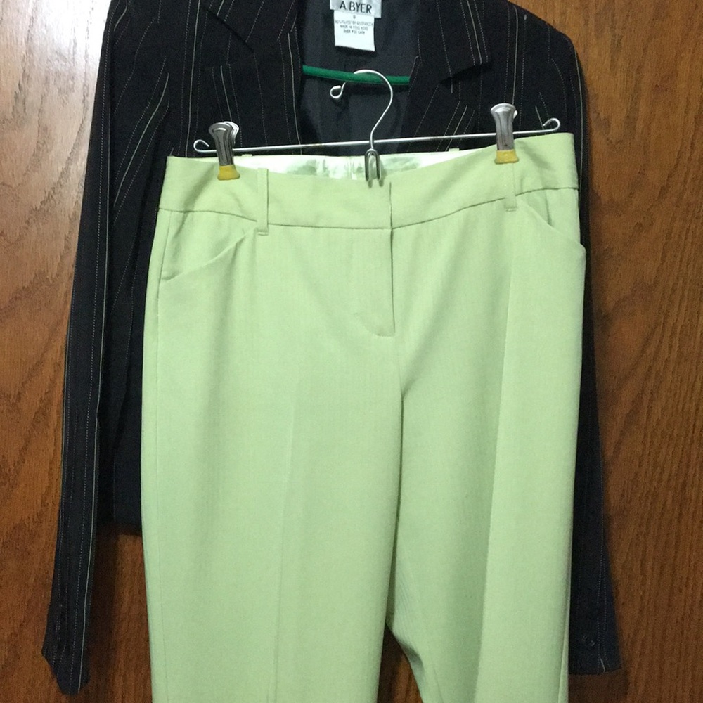 Two pc suit - Picture 6 of 6